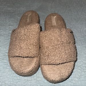 Koolaburra Peachee Slide